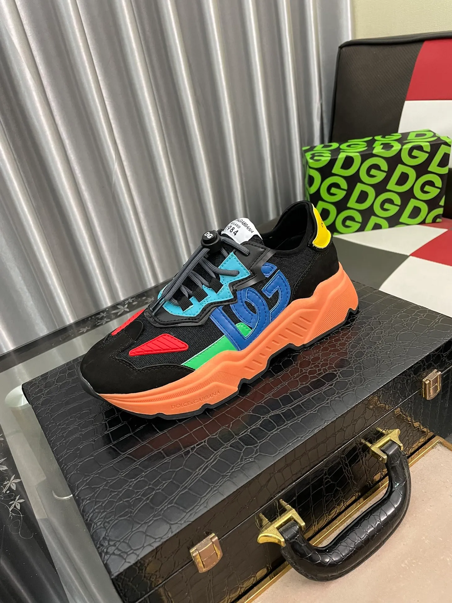Ex-factory price 480⌚️⌚️[DG] Men's casual shoes, high-end quality, synchronized with counters, the version is compared with the original version, the upper is imported cowhide and the outsole is glued, the lining is full cowhide, exquisite and luxurious, size: 35–453⃣️colors available